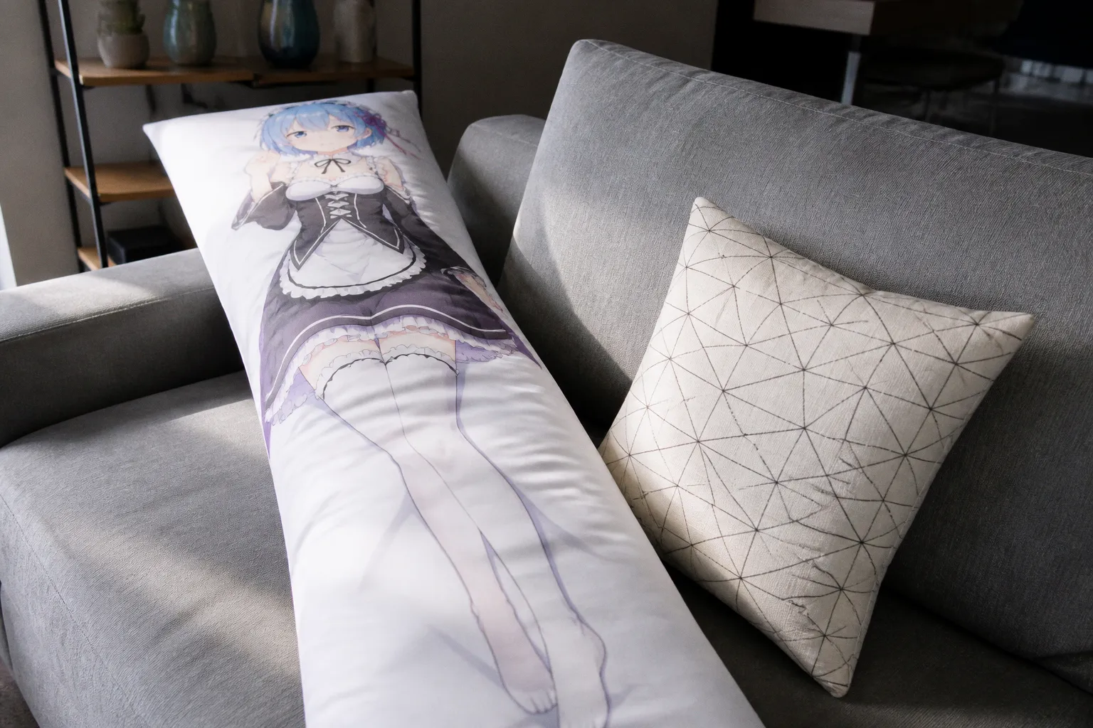 Dakimakura ou coussin classique : le dilemme déco otaku